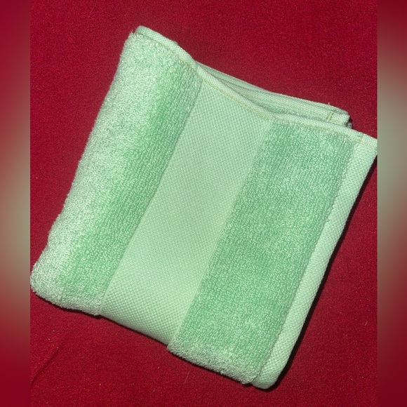 LAUREN RALPH LAUREN WESCOTT Island Green 100% COTTON HAND TOWEL 28”x 16” NWT - Picture 1 of 11
